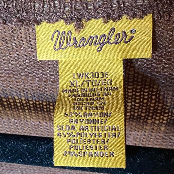 Wrangler brown knit cross-over sweater with button closure, XL - Picture 6 of 8